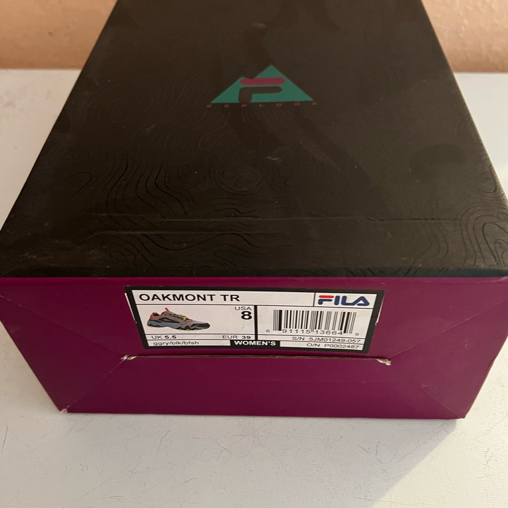 Womens Fila Oakmont Trail sneakers Size 8